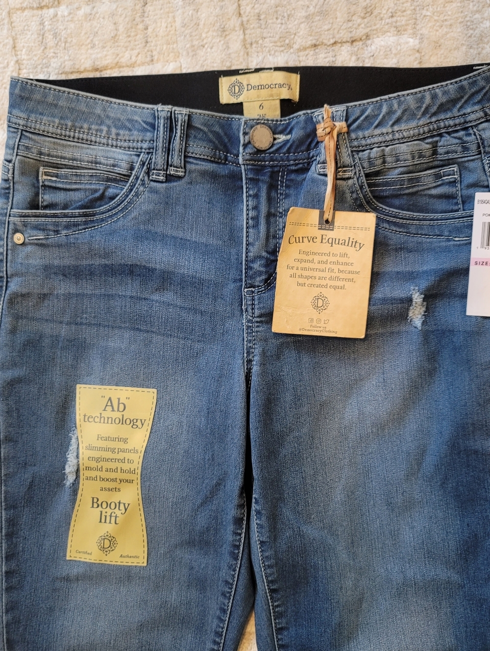 NWT DEMOCRACY Freedom Ankle Skimmer Ab Technology Distressed Raw Hem Jean Size 6